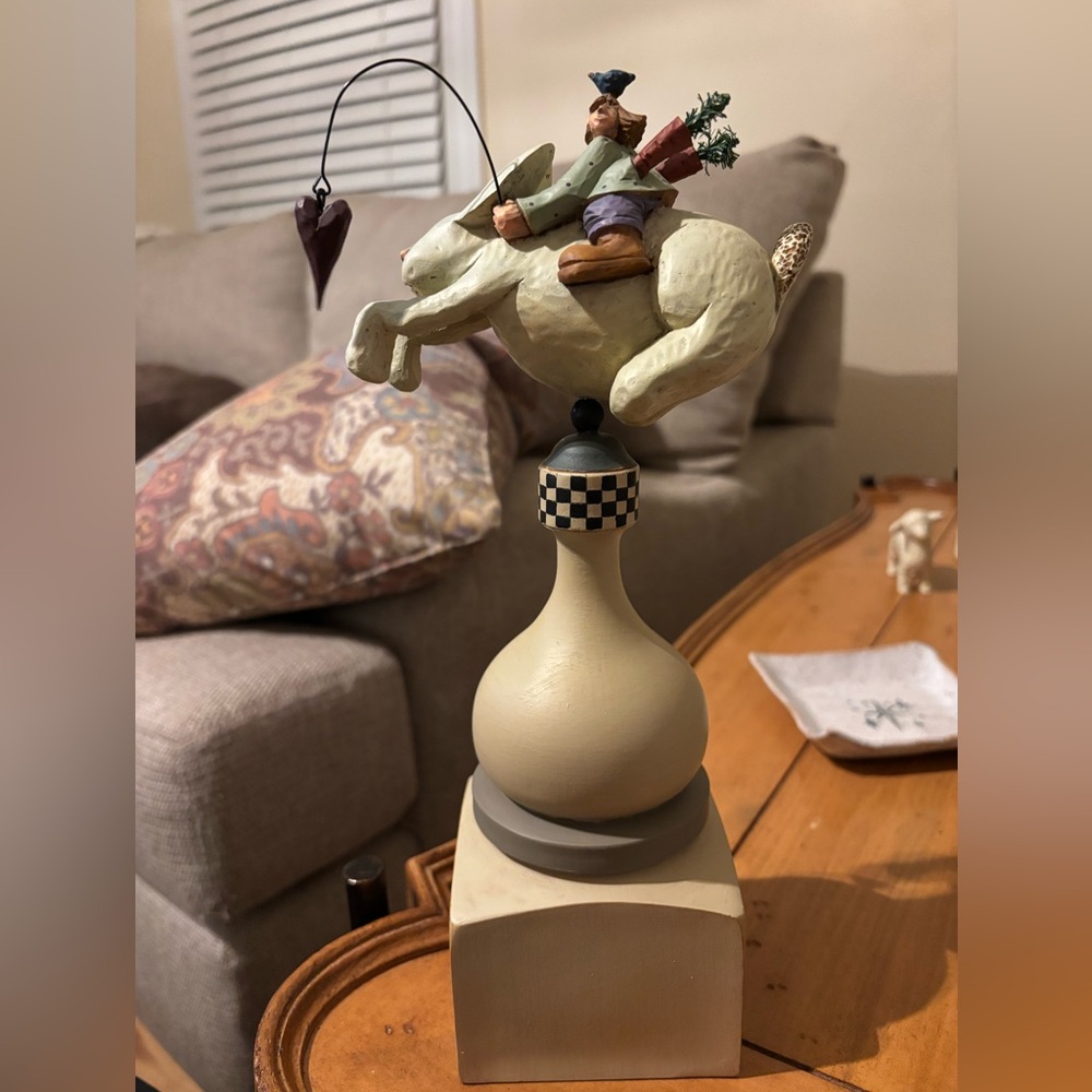 Williraye Studio WW1514 Girl and Bunny Finial